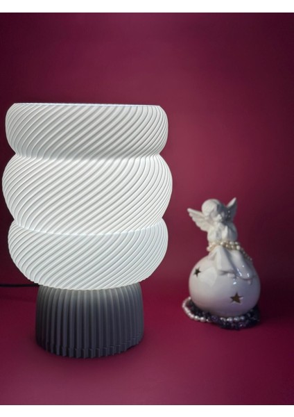Modern Spiral Tasarımlı 3D Baskı Abajur - Beyaz & Gri (25 cm , Ampul Dahil) fırsatları