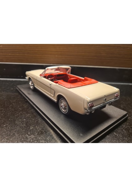 1/24 Ford Mustang Convertible 1965​ indirimleri