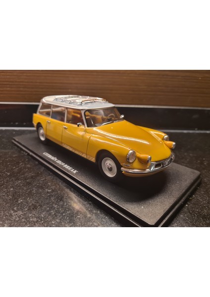 Hachette 1/24 Citroen İD19 Break