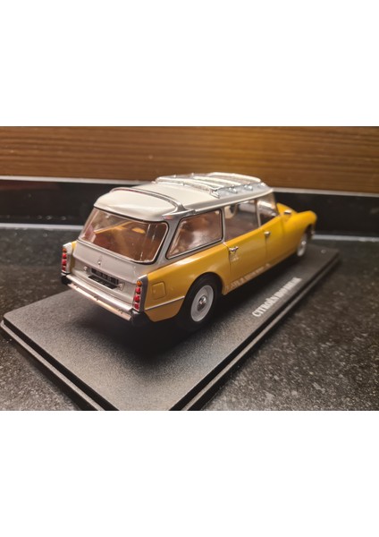 Hachette 1/24 Citroen İD19 Break