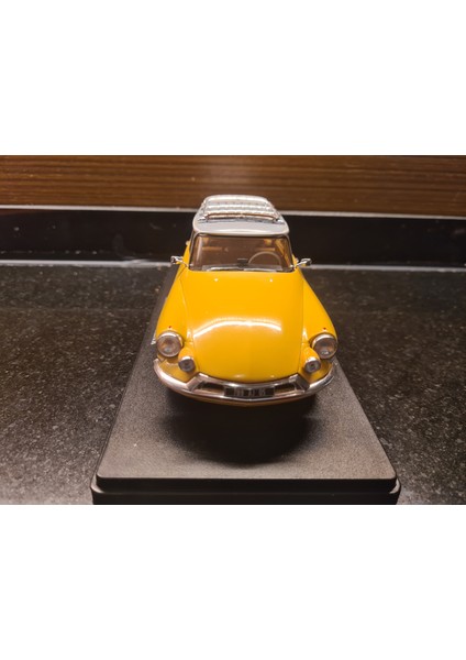 Hachette 1/24 Citroen İD19 Break