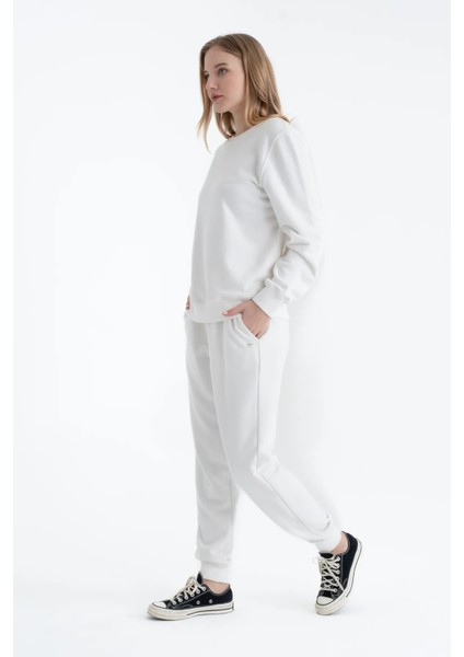 Basic Pamuklu Bisiklet Yaka Kadın Sweatshirt