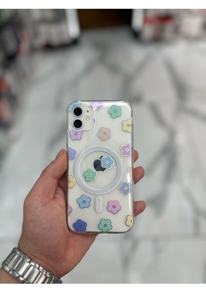 iPhone 12 Kılıf Parlak Papatya Tasarımlı Magsafe Kılıf Fiyonklu Kurdele Kurdele Silikon Gümüş