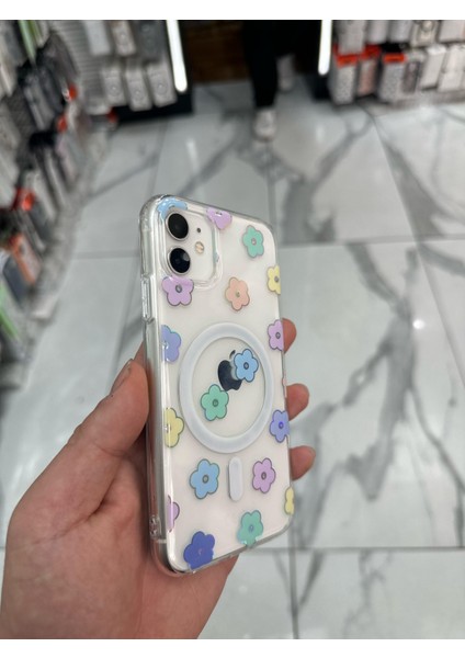 iPhone 12 Kılıf Parlak Papatya Tasarımlı Magsafe Kılıf Fiyonklu Kurdele Kurdele Silikon Gümüş