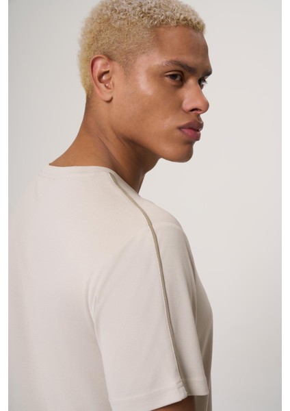 Great Taş Rengi Modal Içerikli, Ara Biye Detaylı Bisiklet Yaka Relaxed Fıt Petek Pike Tişört fırsatları