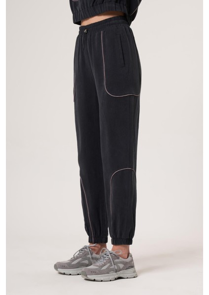 Sun Siyah Cupra Tensel Içerikli, Ara Biye Detaylı, Paçası Lastikli Dokuma Kumaş Jogger fırsatları