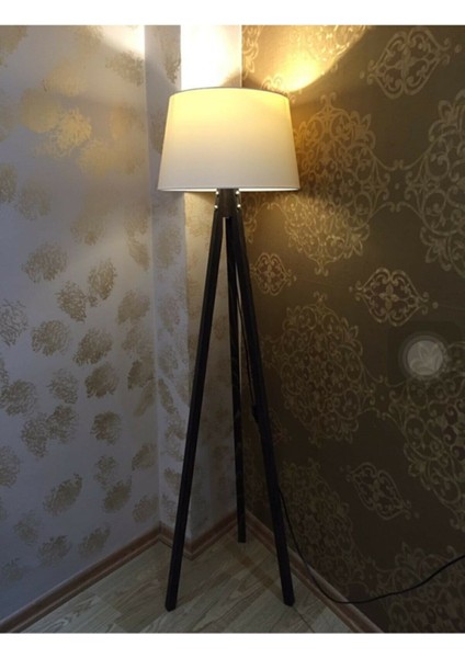 Krem Kahve Lambader Ahşap Ayaklı Abajur Kumaş 3 Ayaklı L331