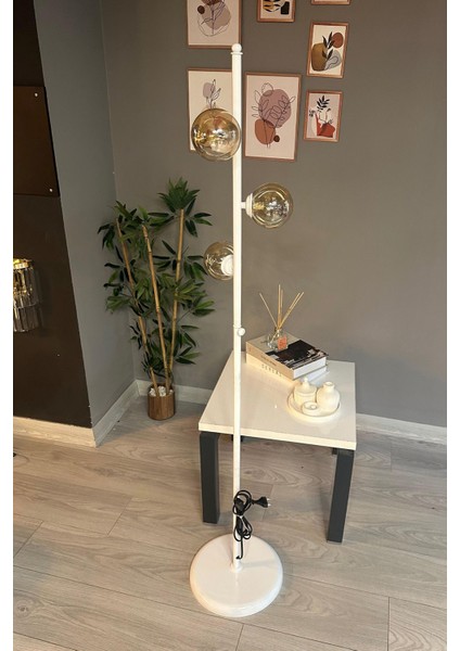 Lambader Bal Rengi Cam Başlık Modern Dekoratif Metal Oturma Odası Zemin Lambası
