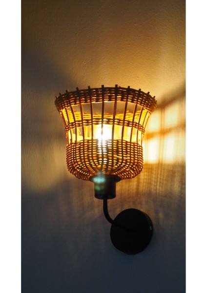 Rattan Aplik Etna - El Yapımı, Dekoratif ve Kullanışlı Duvar Lambası
