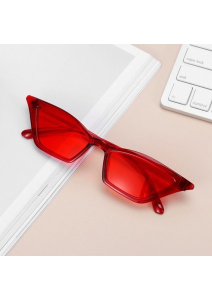 H Yeni Vintage Kedi Gözü Moda Küçük Çerçeve Uv Koruma Sokak Gözlüğü Lüks Trend Amac: Bir E-Ticaret Başlığını Türkçe Olarak Yeniden Yazın. (Yurt Dışından)