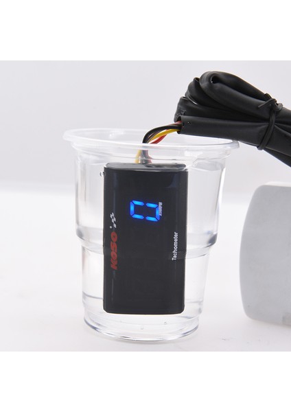 Kırmızı Stil Dijital Kare Mini Rpm Tacho Saat Metre LCD Ekran Motor Takometre Yarış Motosikleti Bmw Yamaha Kawasakı (Yurt Dışından) indirimleri