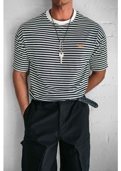 Erkek Oversize Çizgili Rahat T-Shirt Siyah