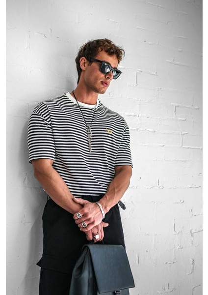Erkek Oversize Çizgili Rahat T-Shirt Siyah modelleri