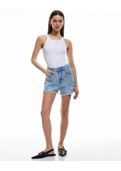 Taşlı Yıpratılmış Düğmeli Cepli Mini Denim Şort
