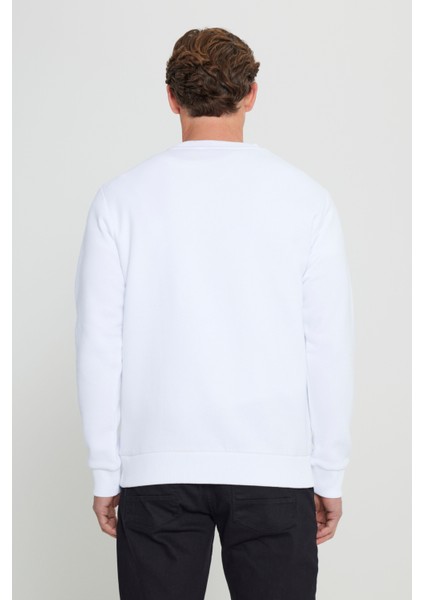 Erkek Beyaz Standart Fit Normal Kesim Içi Polarlı 3 Iplik Bisiklet Yaka Sweatshirt indirimleri
