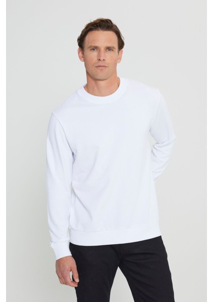 Erkek Beyaz Standart Fit Normal Kesim Bisiklet Yaka 3 Iplik Pamuklu Sweatshirt