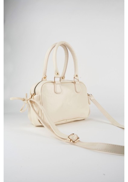 Kadın Krem Kırışık Parlak Deri Fermuar Kapama Askılı El Kol Ve Omuz Çantası fiyatları