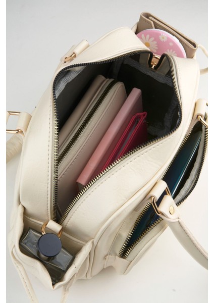 Kadın Krem Kırışık Parlak Deri Fermuar Kapama Askılı El Kol Ve Omuz Çantası indirimleri