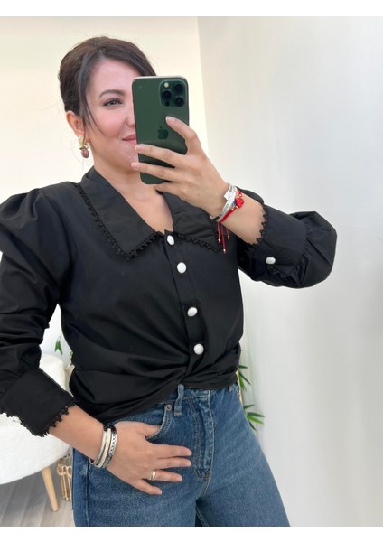 Siyah Yaka Detaylı Tasarım Gömlek