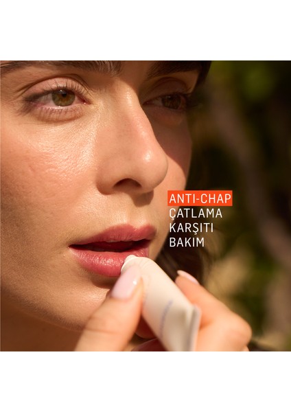 Lip Balm Anti Chap SPF15 Organik Çilek Aromalı Dudak Bakımı Çatlak Karşıtı 15 gr