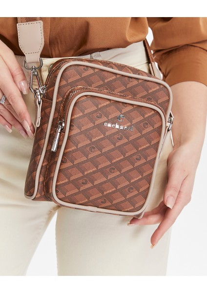 Kadın Postacı Ve Omuz Çantası indirimleri