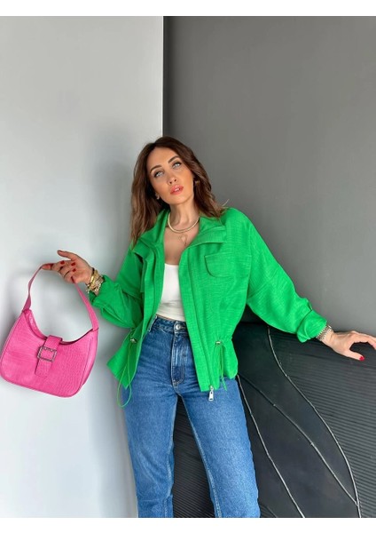 Qimene Kadın Iri Cepli Beli Büzgülü Bol Yakalı Düz Oversize Mont