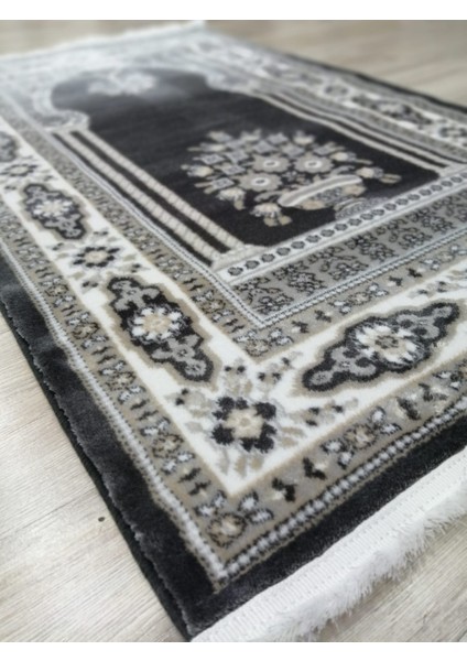 Galata Serisi Seccade Parlak Yumuşak Dokulu Kadifemsi Yüzey 78 x 125 cm