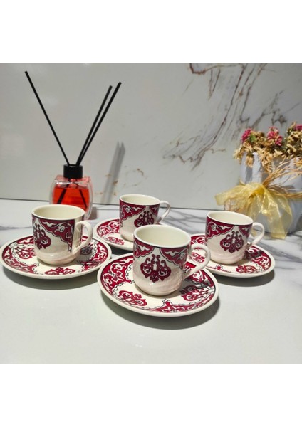 Kadife Kutulu Madalyon 4'lü Kahve Fincan Takımı