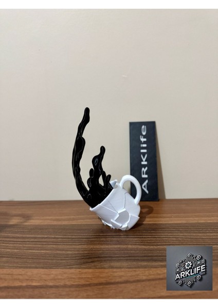 Kahve Köşesi Dökülen Kahve Fincan Figürü 3D Dekoratif Obje ve Biblo