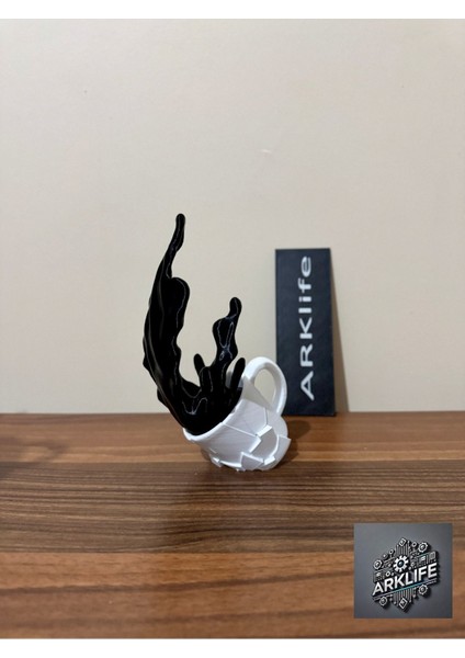 Kahve Köşesi Dökülen Kahve Fincan Figürü 3D Dekoratif Obje ve Biblo
