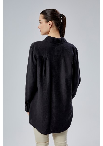 Siyah Yırtmaç Detaylı Oversize Gömlek