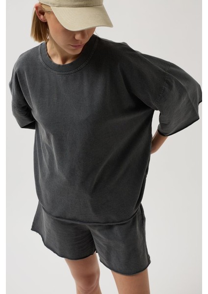 Oversize Lazer Kesim Bisiklet Yaka T-Shirt