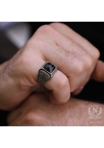 925 Ayar Gümüş Oniks Taşlı Kare Erkek Yüzük fiyatları