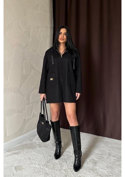 Siyah Armalı Kapşonlu Peluş Ceket