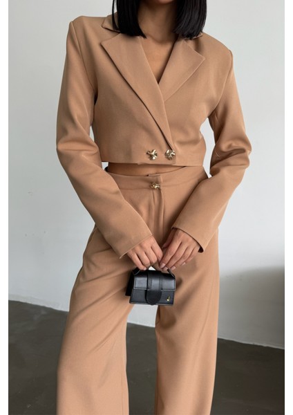 Crop Ceket - Pantolon Takım Gold Düğme Detaylı - Kahverengi
