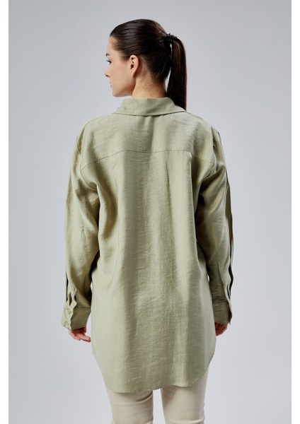 Yeşil Yırtmaç Detaylı Oversize Gömlek