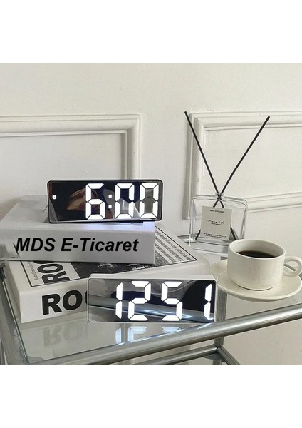 Masa Saati LED Dijital Termometre Alarm Ses Kontrolü Aynalı Takvim Gece Modu