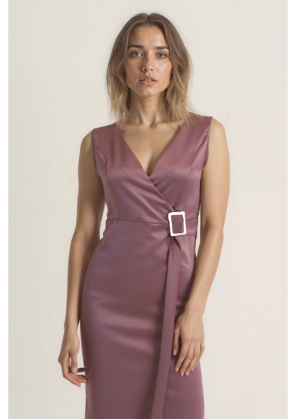 Önü Tokalı V Yaka Saten Elbise fiyatları