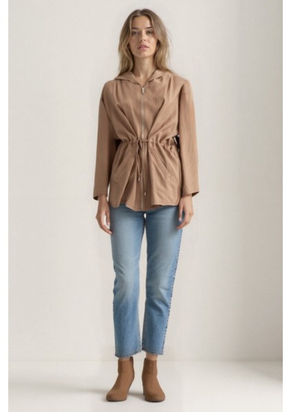 Kapüşonlu Beli Büzgülü Fermuarlı Ince Ceket