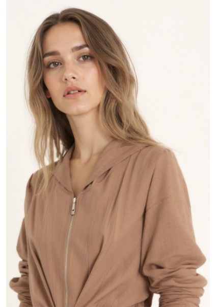 Kapüşonlu Beli Büzgülü Fermuarlı Ince Ceket modelleri