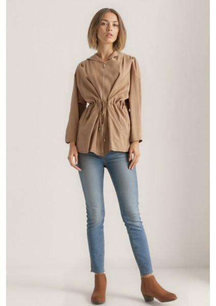 Kapüşonlu Beli Büzgülü Fermuarlı Ince Ceket indirimleri