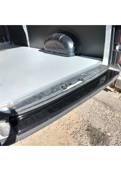 Vw Transporter T5 Arka Tampon Eşiği - Mat Siyah| 2003-2014