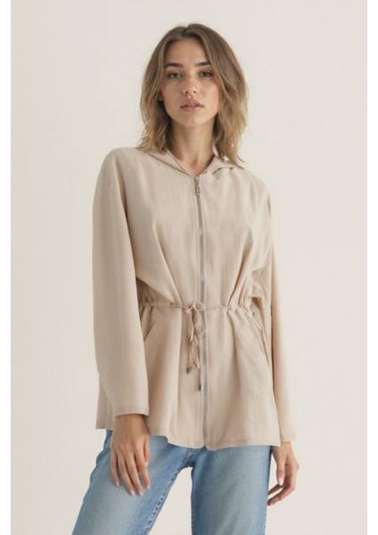 Kapüşonlu Beli Büzgülü Fermuarlı Ince Ceket modelleri