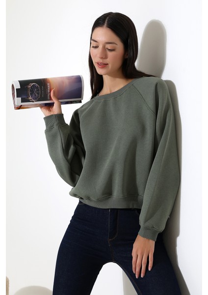 Geniş Bisiklet Yaka Şardonlu Karyokalı Geniş Reglan Kol Basic Kadın Sweatshirt 21973 Haki