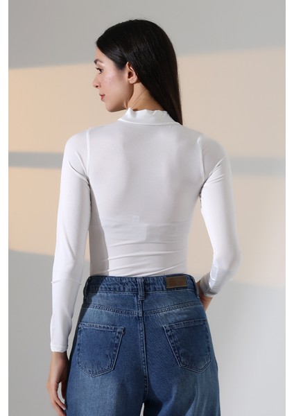 Mikro Yarım Balıkçı Yaka Uzun Kol Altı Külotlu ve Çıt Çıtlı Basic Kadın Bodysuit 21942 Ekru fırsatları
