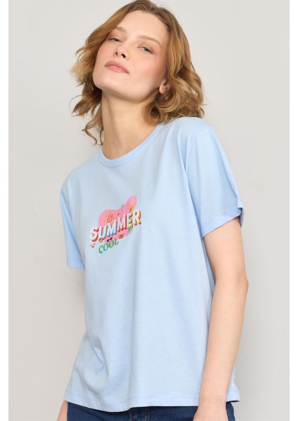 Çetinkaya Fithit 8493 Bayan Bisiklet Yaka 30/1 Compact Penye Süprem Baskılı T-Shirt Açık Mavi