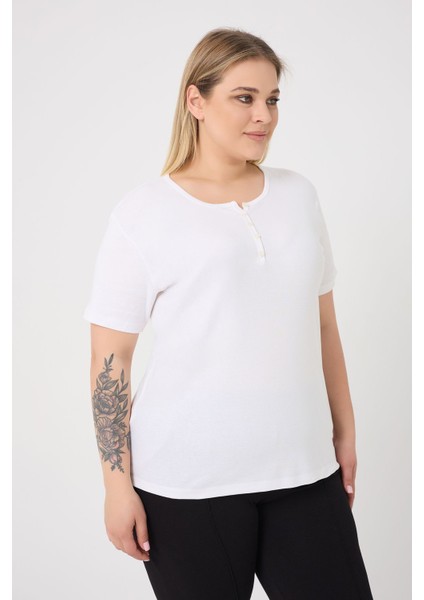 Curve Kadın Büyük Beden Pamuklu Likralı Bisiklet Yaka Düğme Detaylı Basic Düz Beyaz Bluz