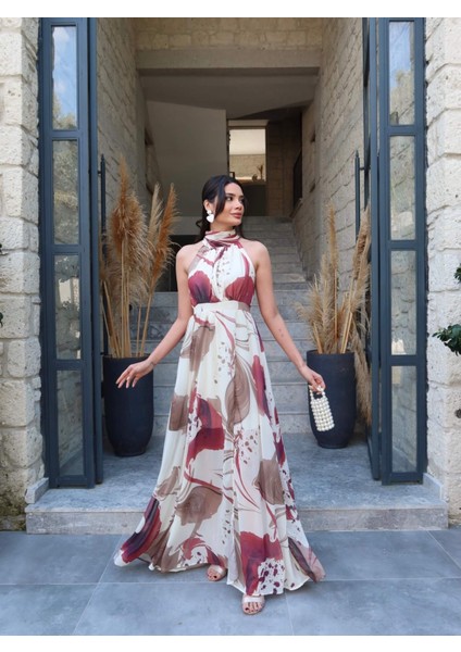 Desenli Halter Yaka Yırtmaçlı Elbise