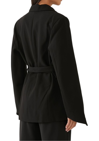 Zamansız Şıklıkta Modern Blazer