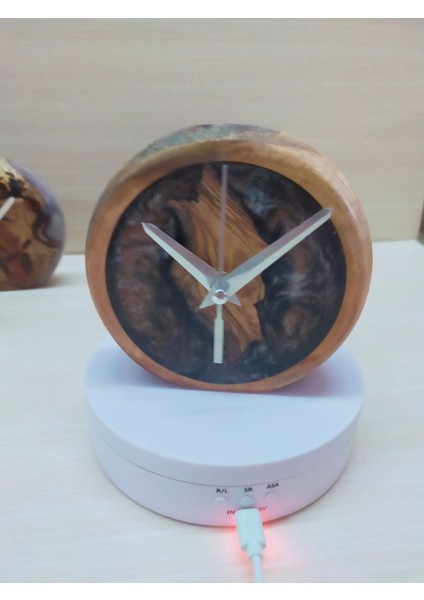 12 cm Çap-El Yapımı Epoksi ve Ahşap Masa Saati